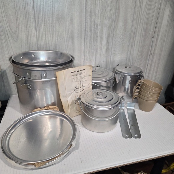 NOS Vintage Mirro Aluminum 12pc Camp Set w/ Box M-4353 Pots Pans